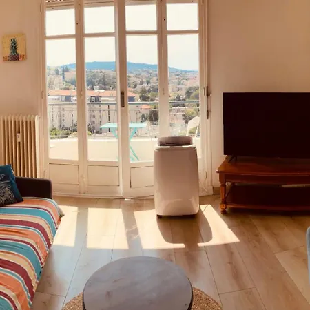 2 Pieces Vur Avec Balcon Appartement *