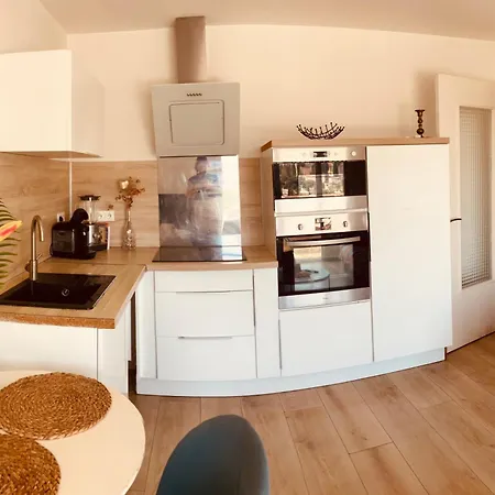 2 Pieces Vur Avec Balcon Appartement